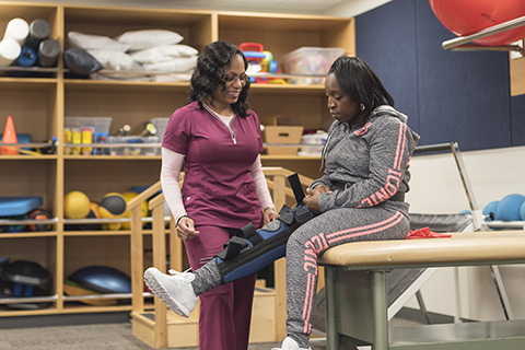 Big Thinker - Casaundra Perry Casaundra working with another student in the PTA lab.
