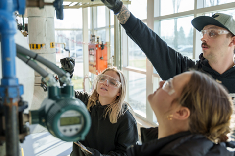 Hear from current chemical process technology students and instructors at Delta College. Learn what chemical process technicians do, why they're important, and what sets Delta's program apart.