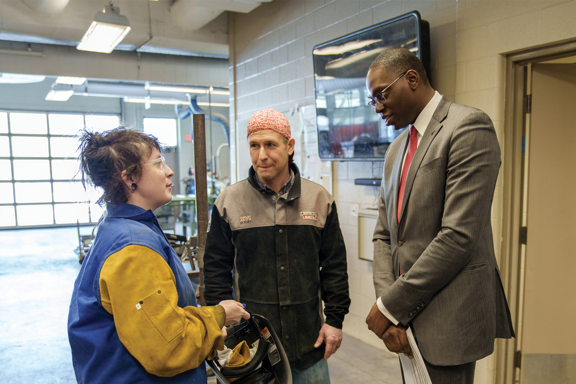 Lt. Governor Gilchrist meets with students