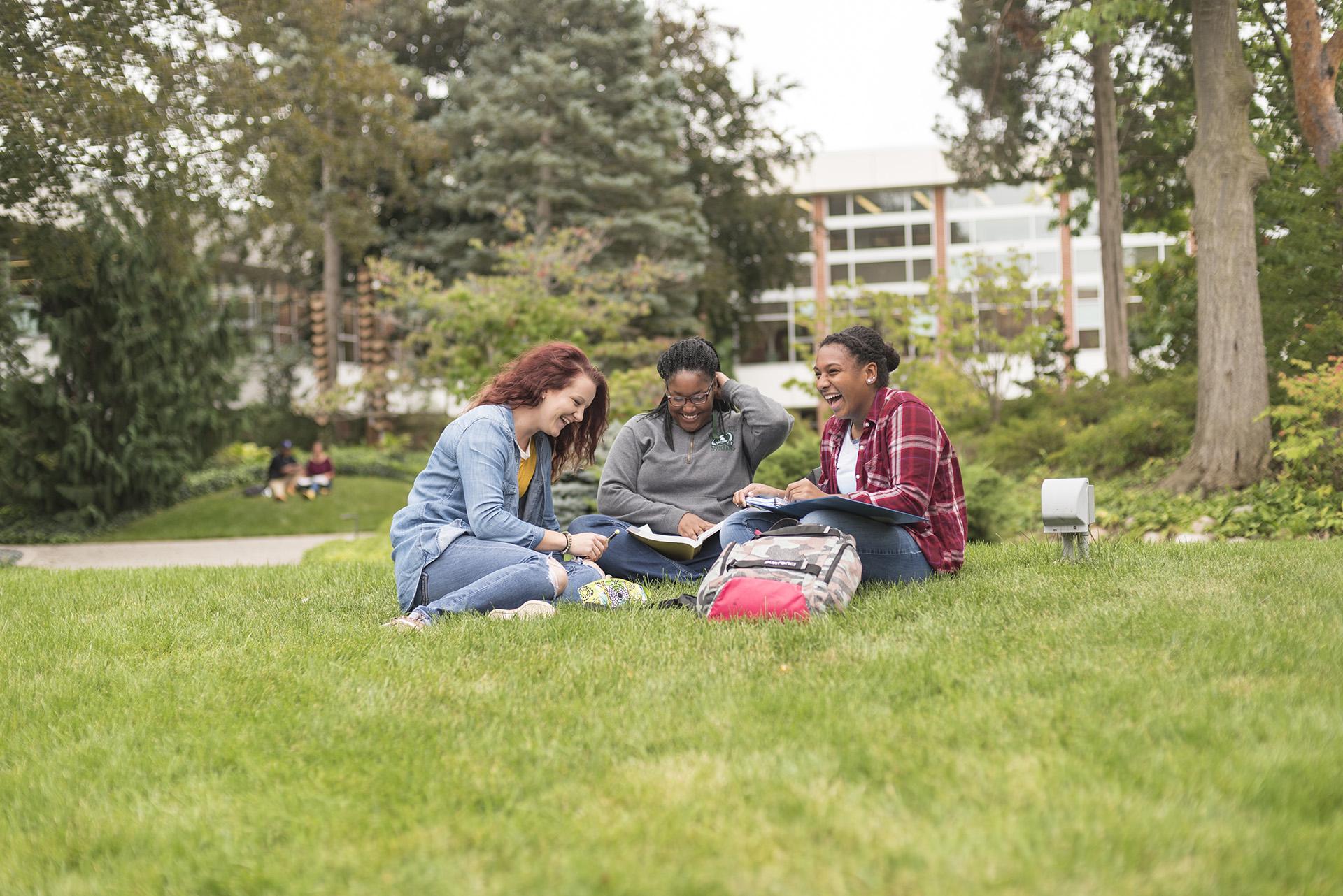 The courtyard is a great place to study. 