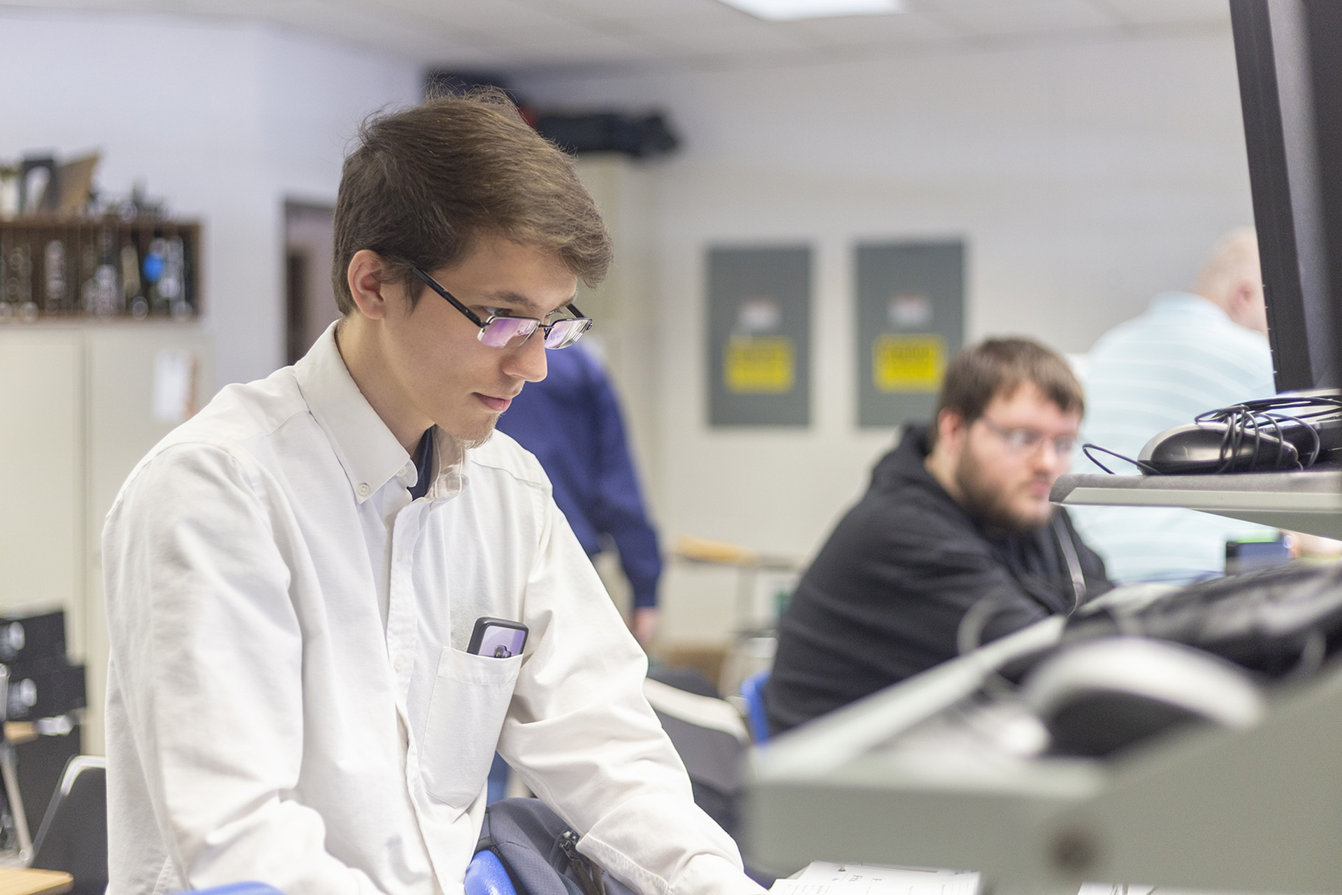 Student working in a computer lab